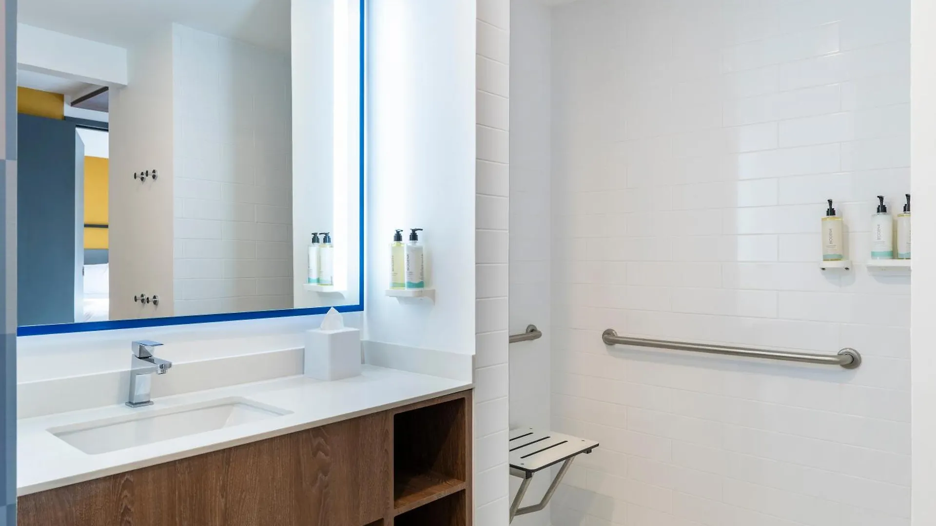 Tru By Hilton Cali Sur Hotel 3*,  Colombia