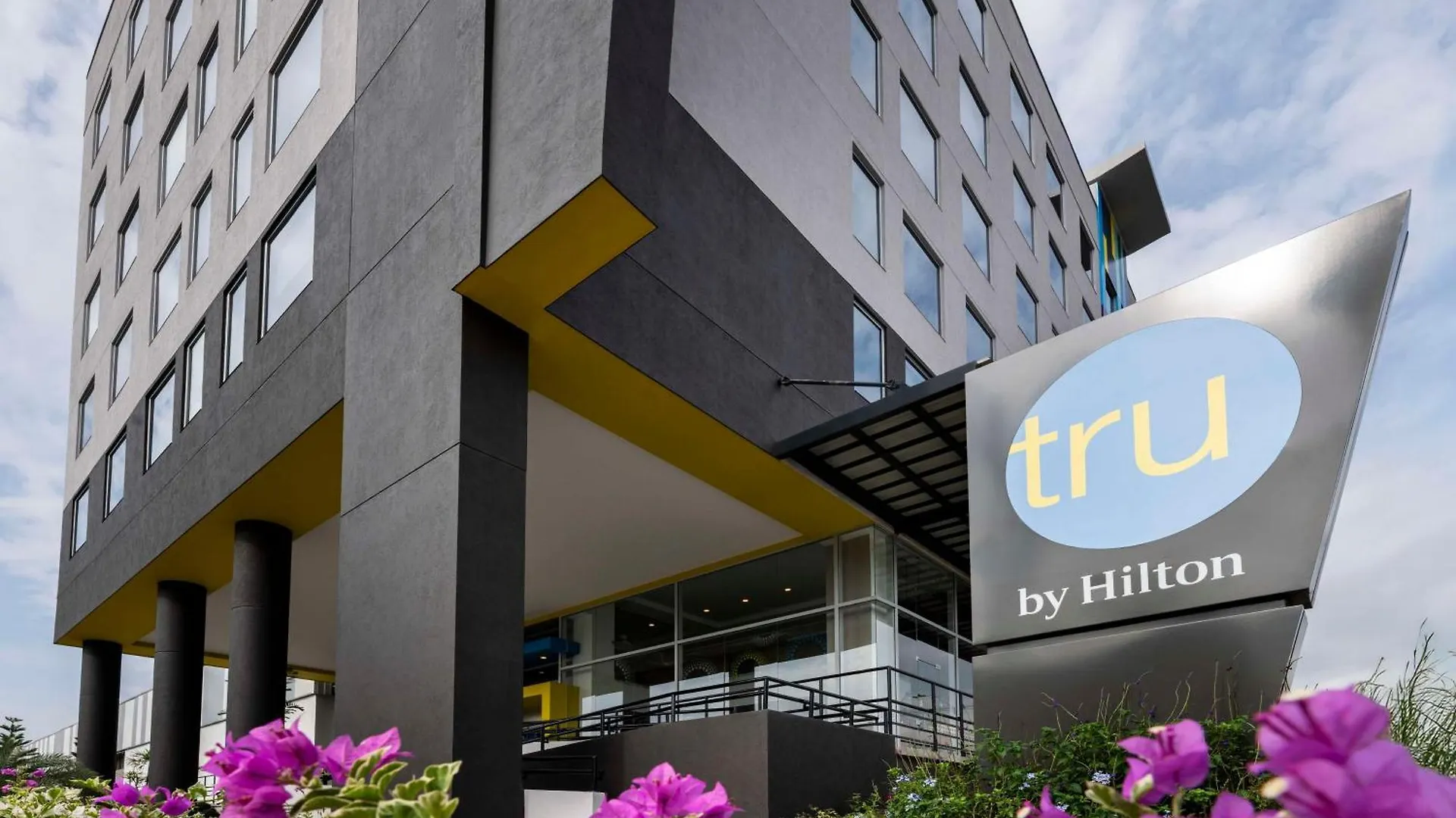 Tru By Hilton Cali Sur Hotel